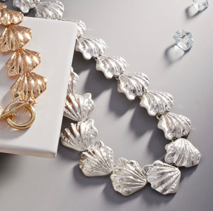 Metal Shell Link Toggle Necklace